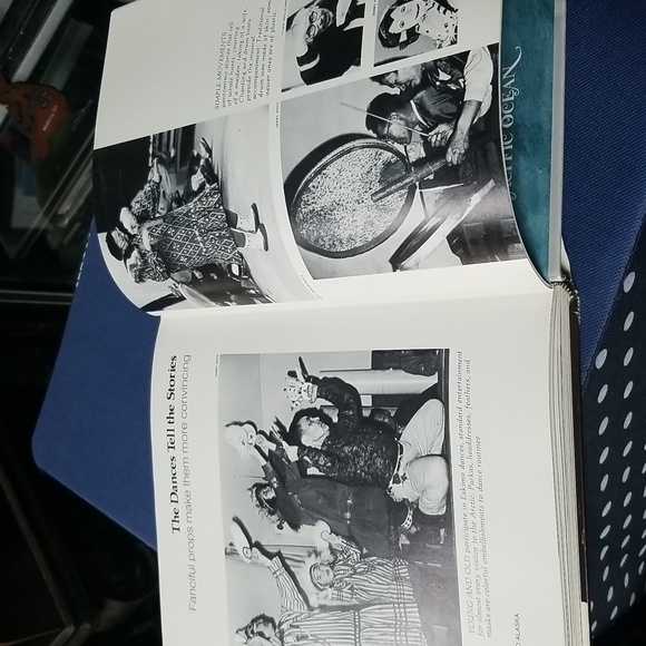 ✨ALASKA COFFEE TABLE BOOK - Picture 10 of 11